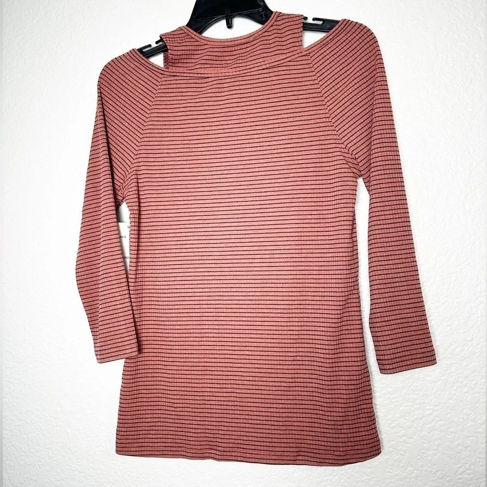 NWT Doe & Rae Cold Shoulder Striped Top